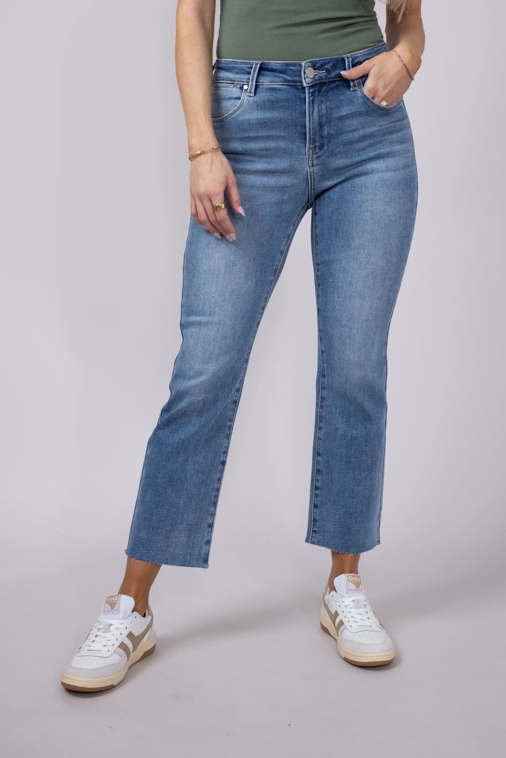 Risen Mid-Rise Straight Raw Hem Jeans for Women | RDP5203CH-MD