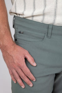 Copper & Oak Faille Trouser Pants for Men in Green | K5S901-317-MEADOWGREEN