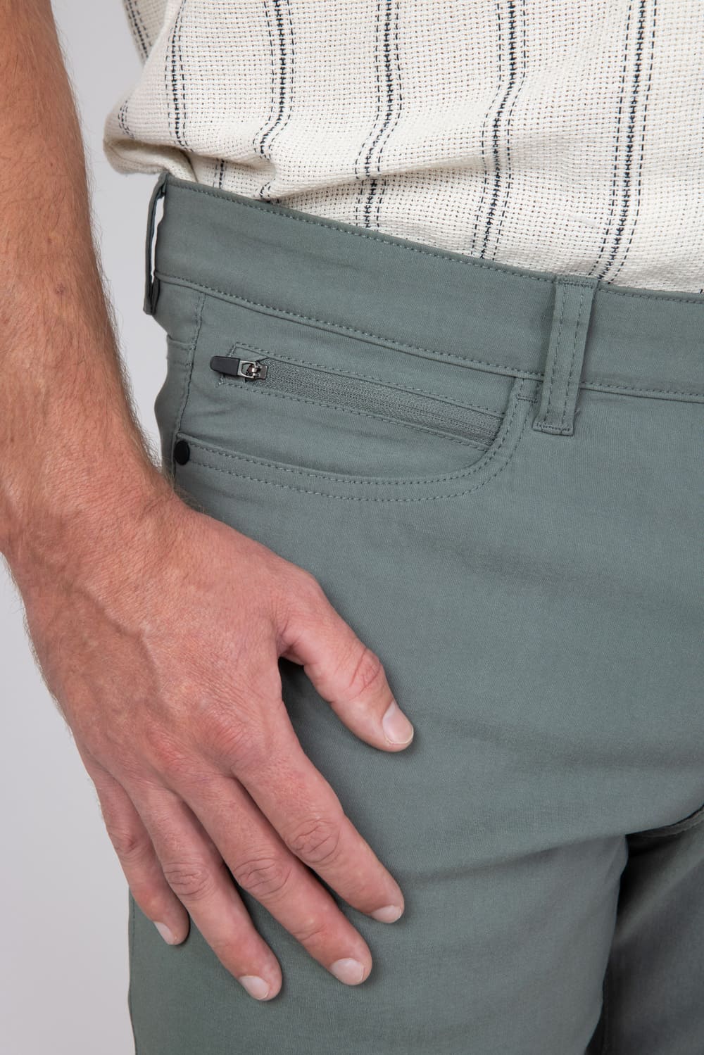 Copper & Oak Faille Trouser Pants for Men in Green | K5S901-317-MEADOWGREEN