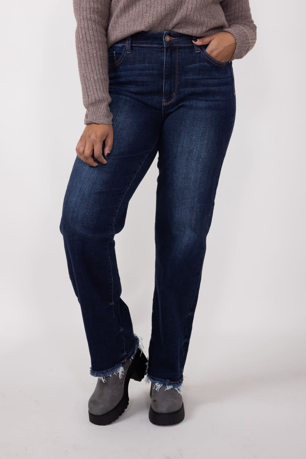 Judy Blue Midrise Dark Was Straight Frayed Hem Jeans for Women 