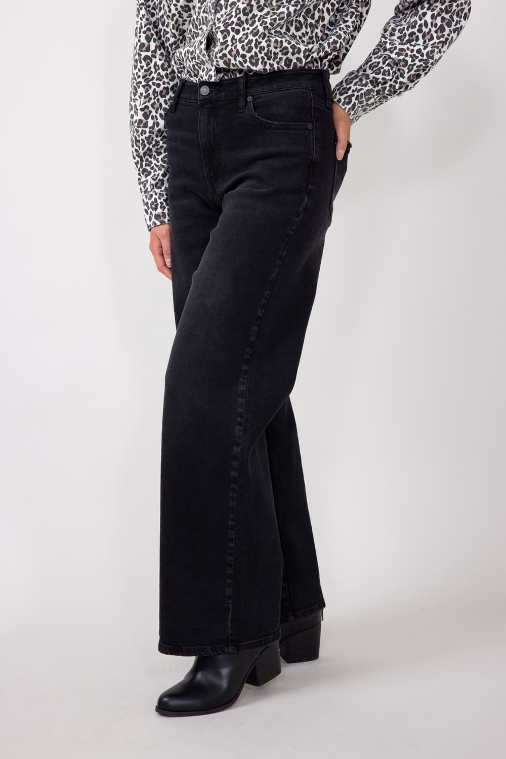 KanCan High Rise Wide Leg Clean Hem Jeans for Women in Black