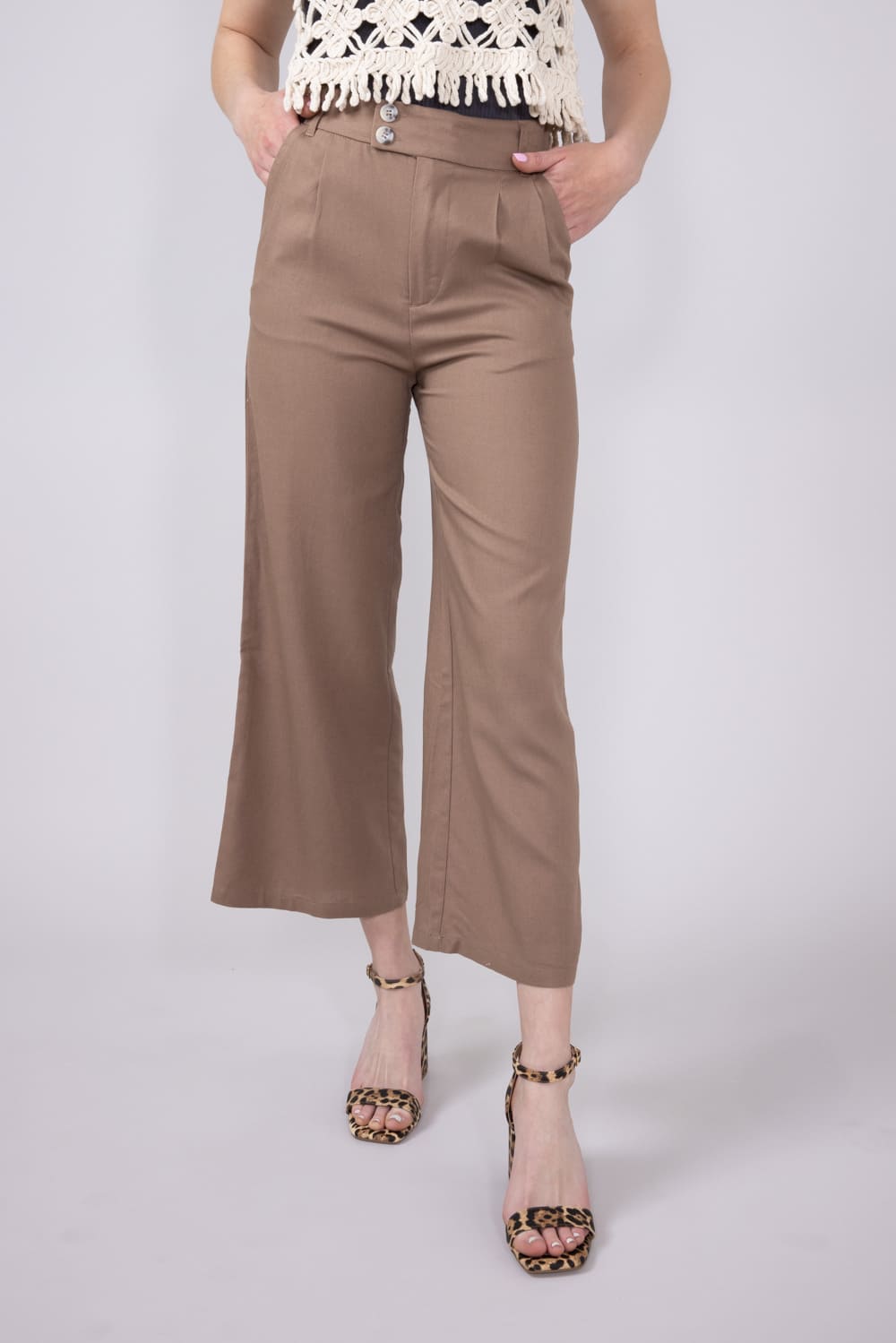 Love Tree Pleated Cropped Trousers for Women in Mocha