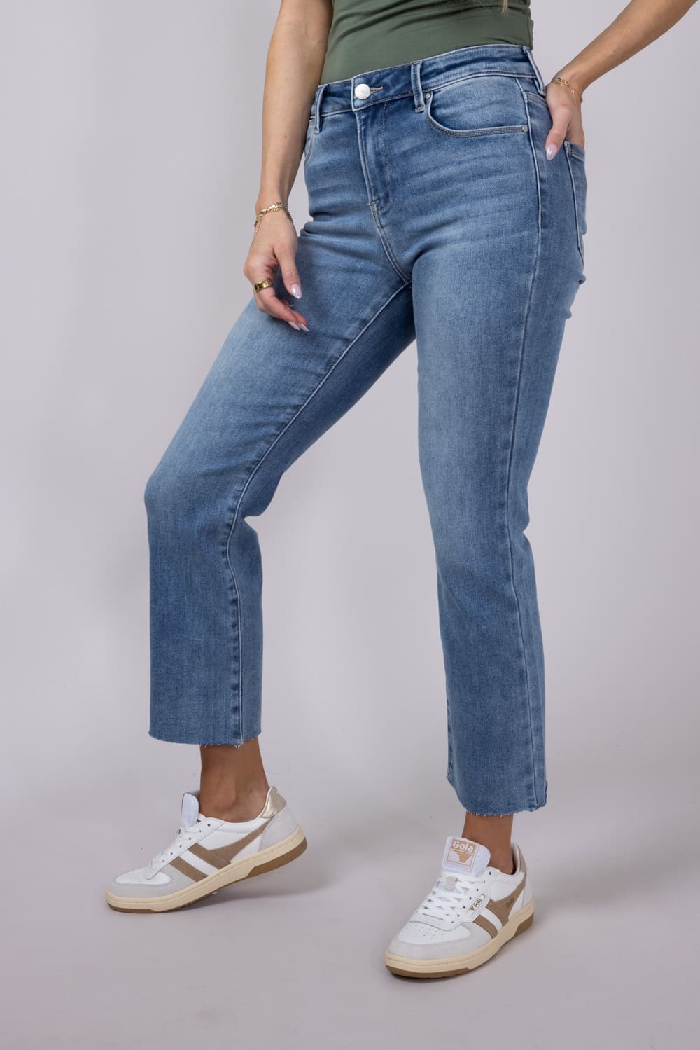 Risen Mid-Rise Straight Raw Hem Jeans for Women | RDP5203CH-MD