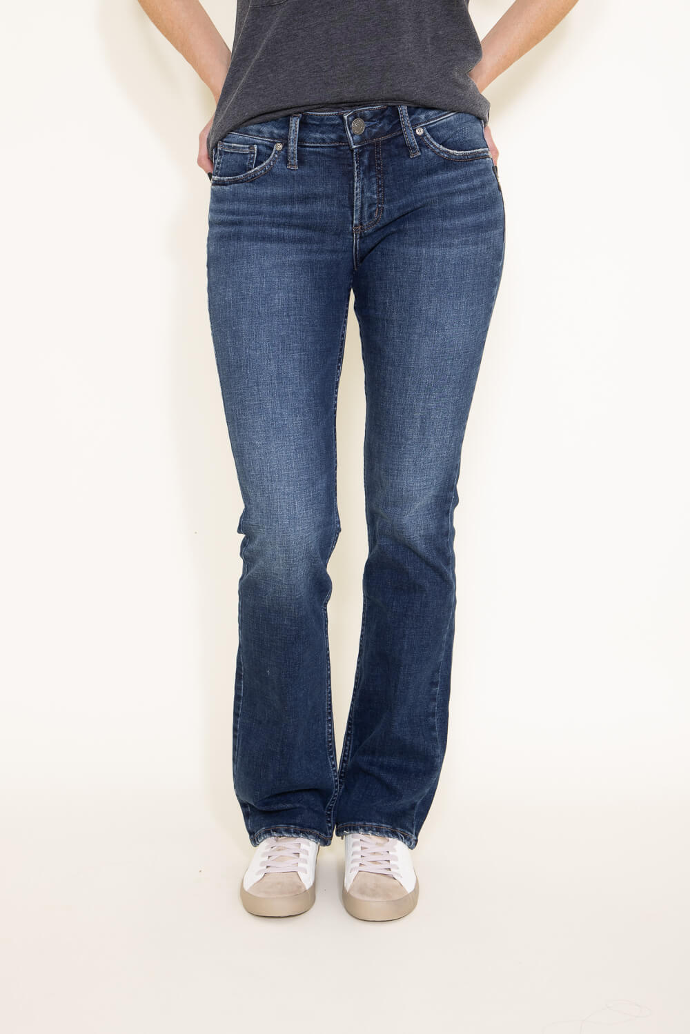 Silver Jeans 31” Suki Mid Rise Slim Bootcut Jeans For Women