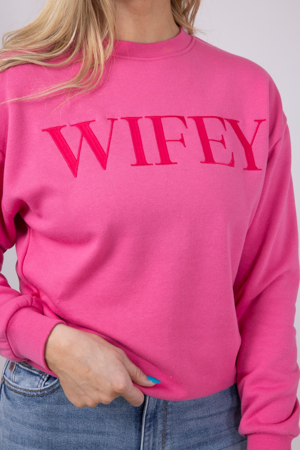 1897 Active Embroidered Wifey Sweatshirt for Women in Pink
