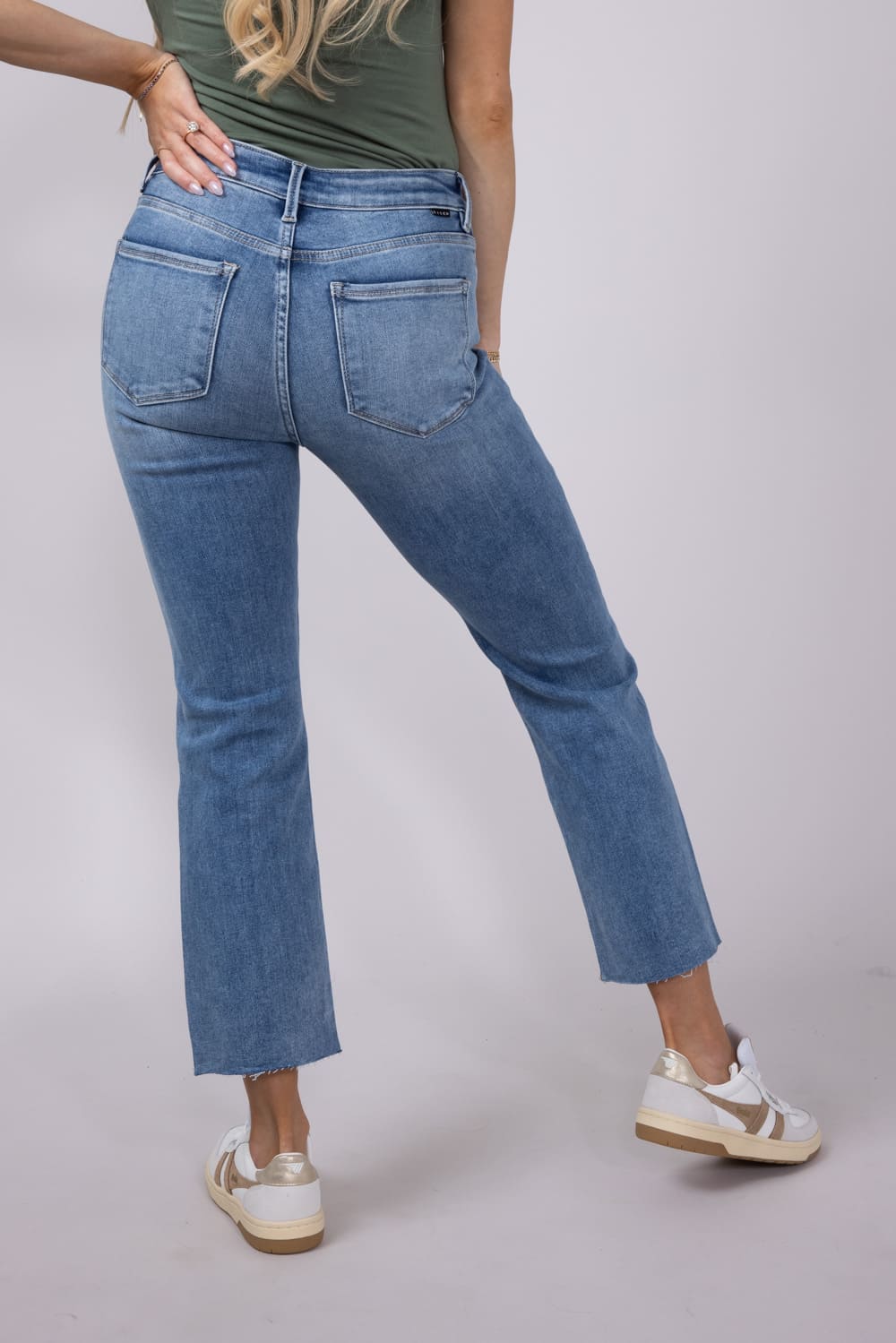 Risen Mid-Rise Straight Raw Hem Jeans for Women | RDP5203CH-MD