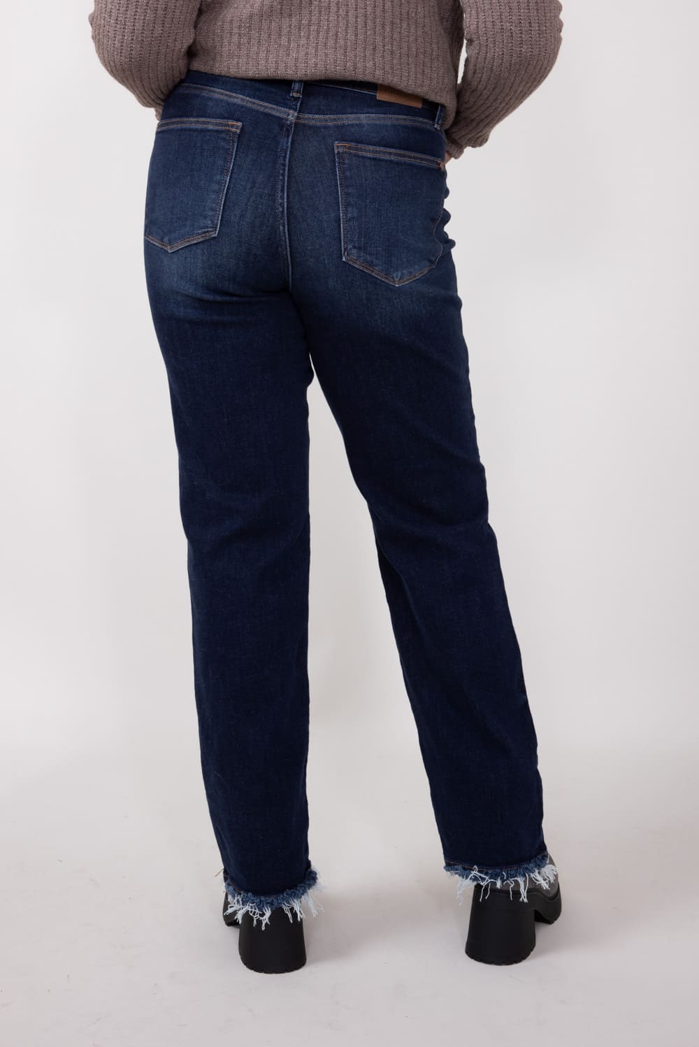 Judy Blue Midrise Dark Was Straight Frayed Hem Jeans for Women 