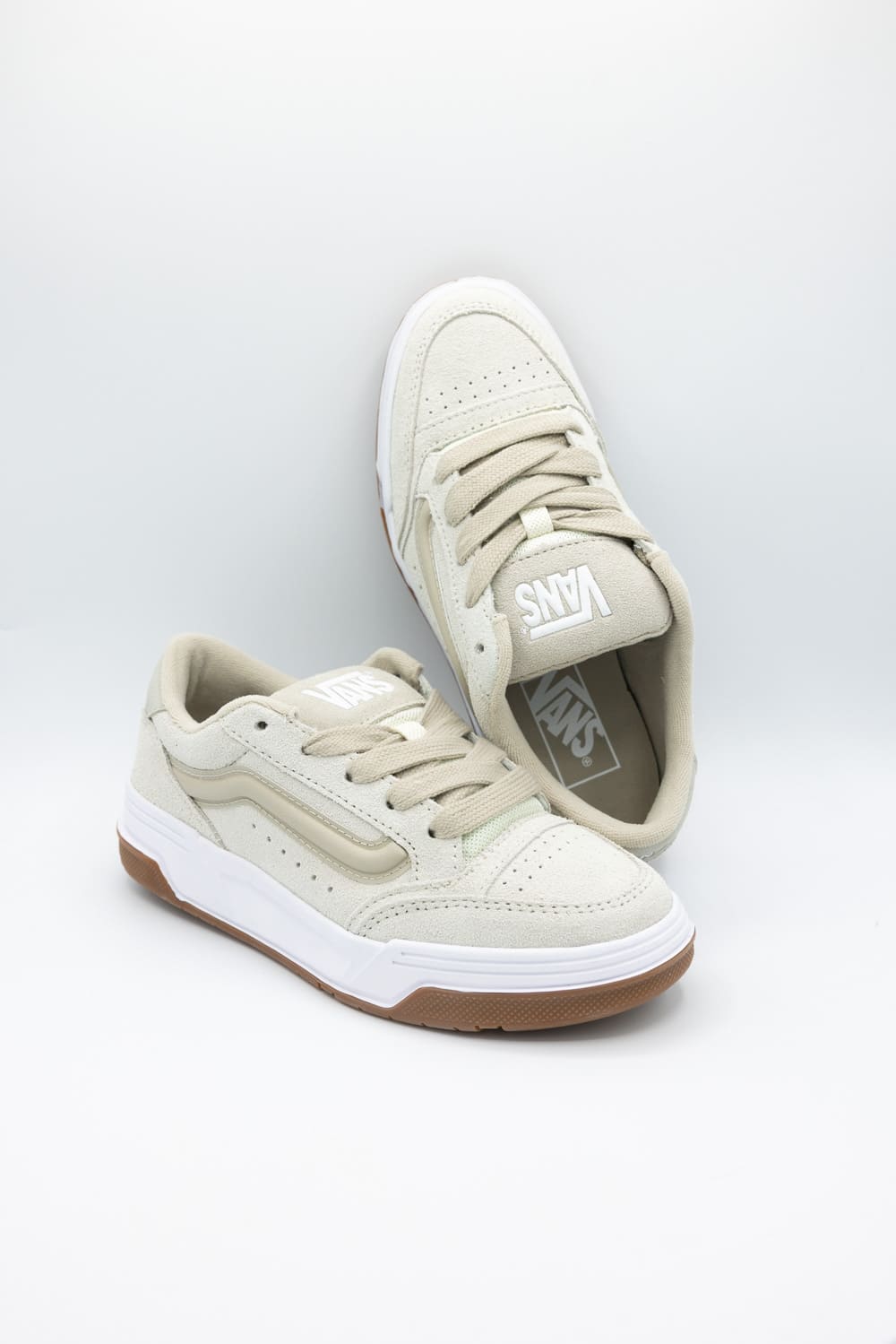Vans Hylane Sneakers in Cream