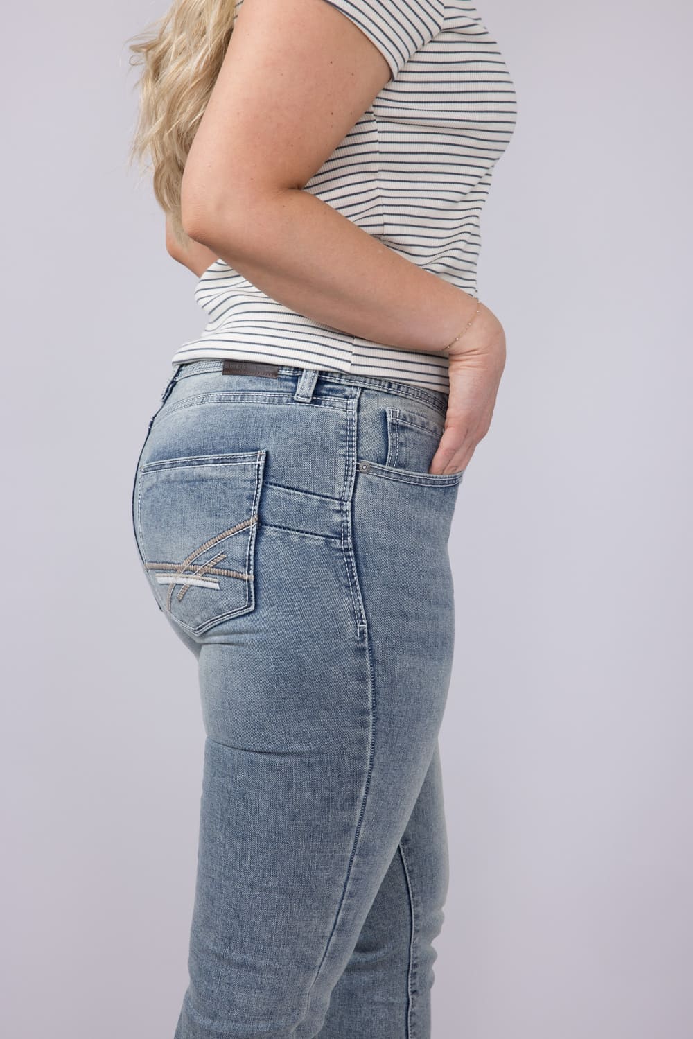 Axel Jeans Jolene Slim Bootcut Flare Jeans for Women