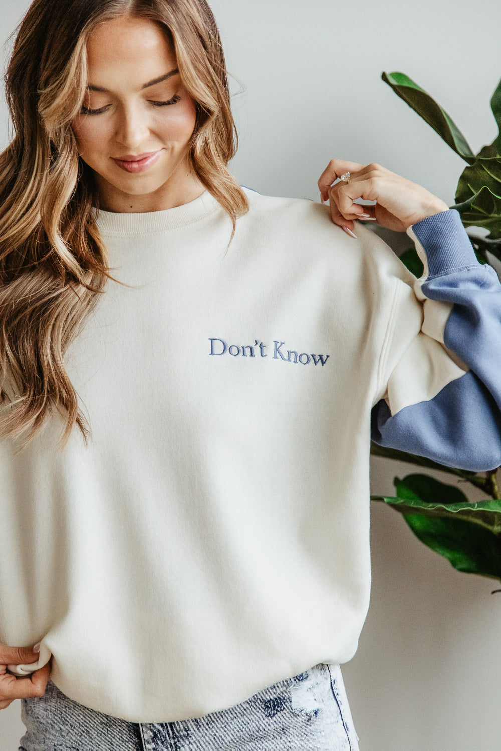 1897 Active Don’t Know Don’t Care Sweatshirt for Women in Cream/Blue