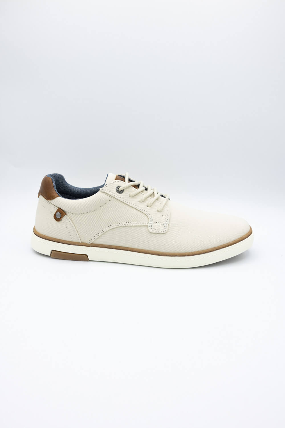 B52 by Bullboxer Augusta Sneakers for Men in White