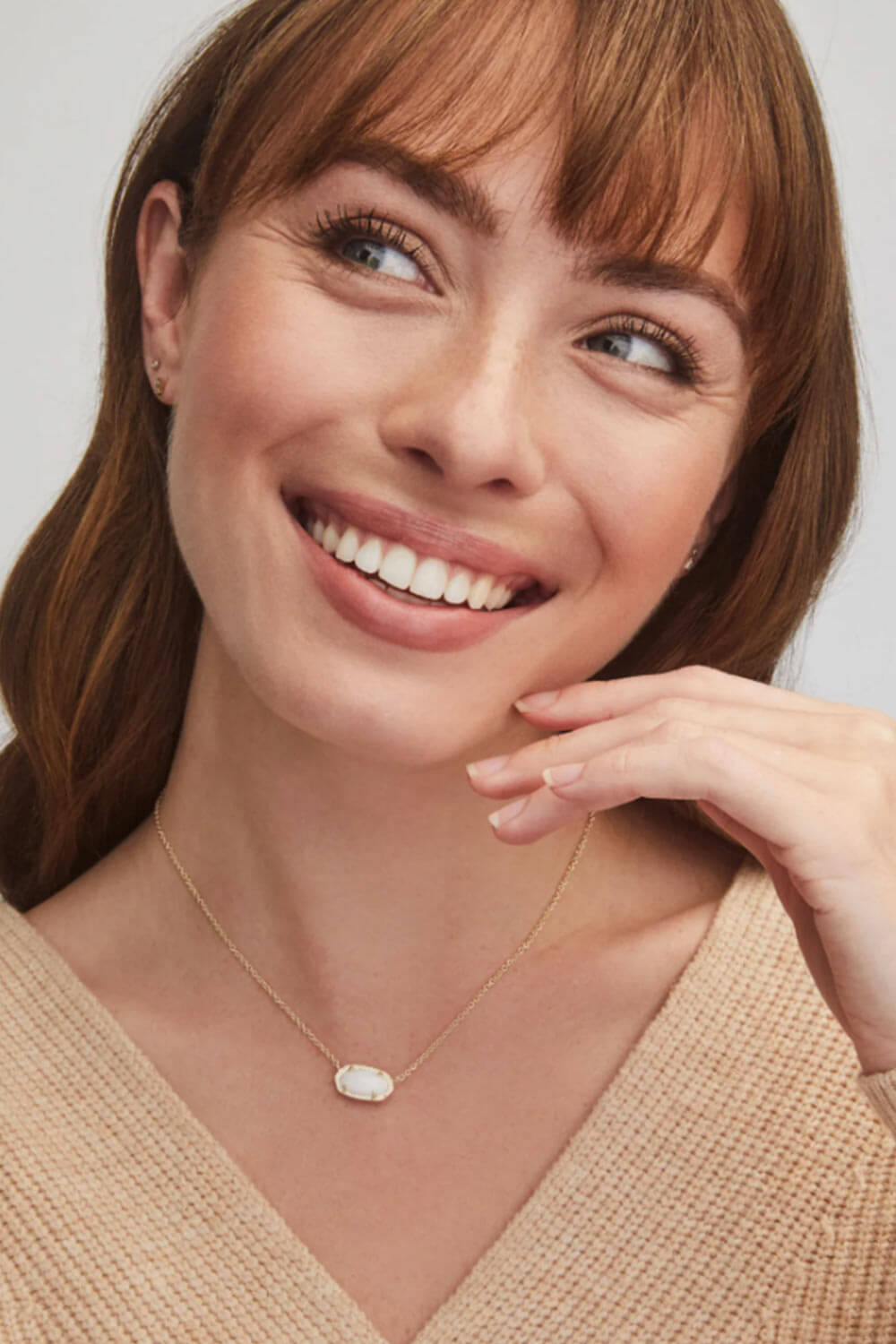 Kendra Scott Elisa Gold Pendant Necklace in White Kyocera Opal