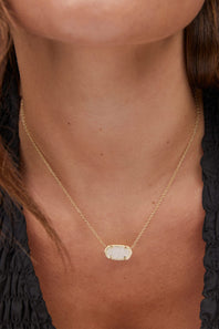 Kendra Scott Elisa Gold Short Pendant Necklace in Iridescent Drusy