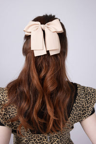 Overlock Stitch Bow in Beige
