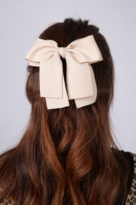 Overlock Stitch Bow in Beige