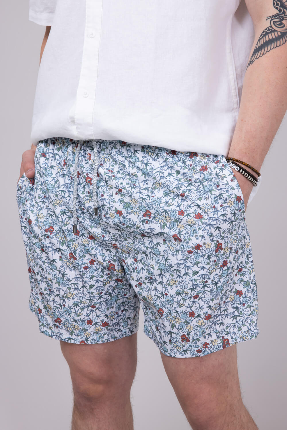 Vintage Summer Volley 6” Shorts for Men in Multi White