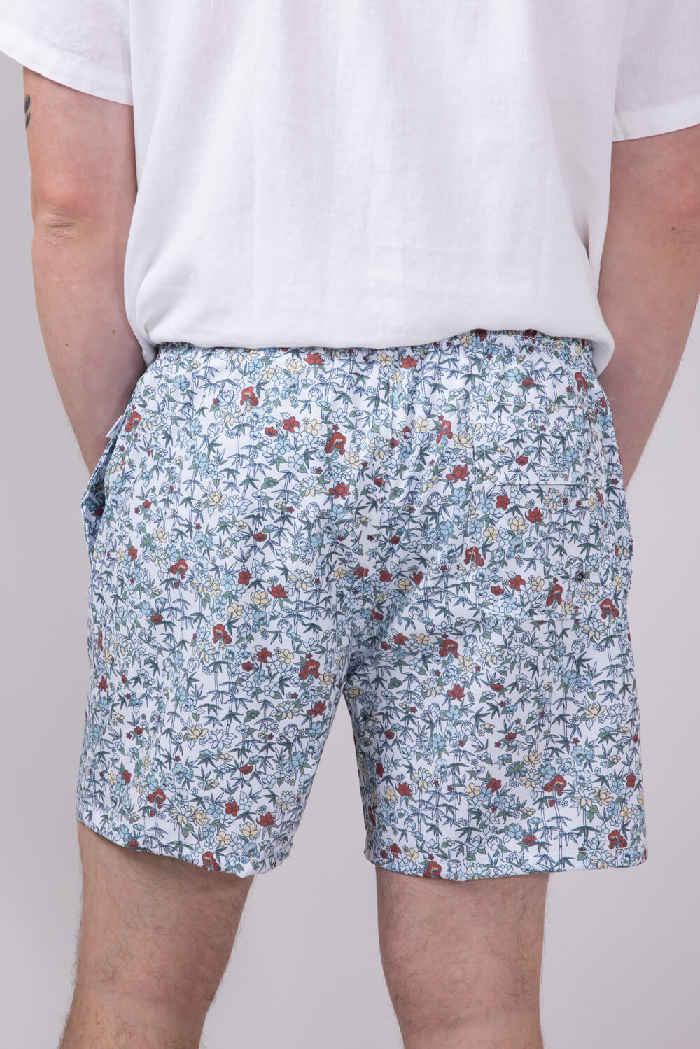 Vintage Summer Volley 6” Shorts for Men in Multi White