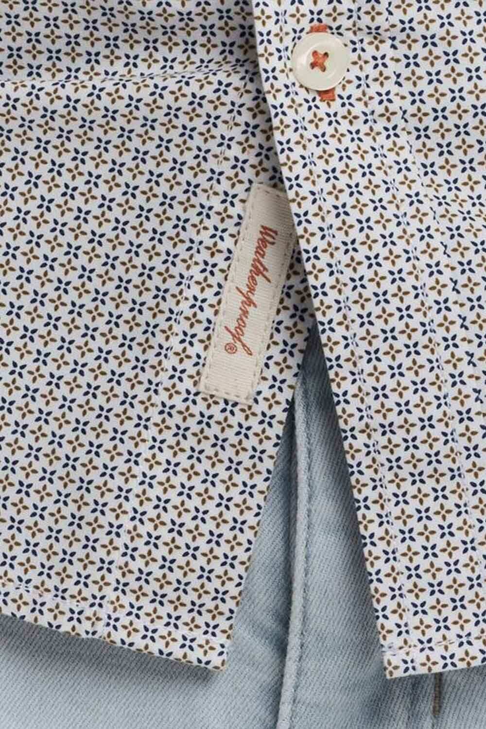 Weatherproof Vintage Cotton Poplin Button Up Shirt for Men in Pecan Pie